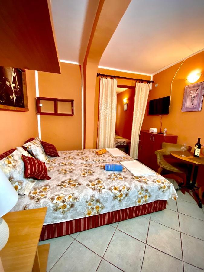 Hotel Vila Duricic 300M Od Mora Ðenovići Exterior foto