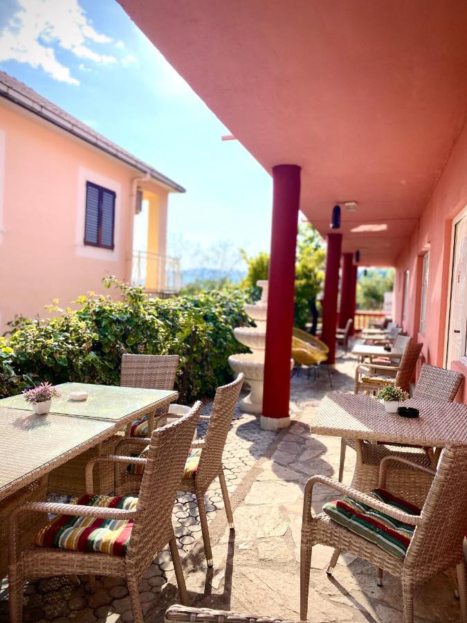 Hotel Vila Duricic 300M Od Mora Ðenovići Exterior foto